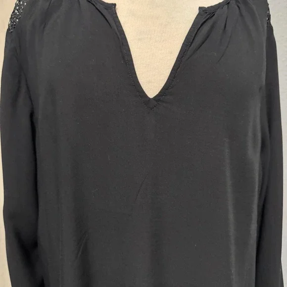 Old Navy Black Lace Embroidered Shoulder V Neck Long Sleeve Blouse Top Women XL - Picture 2 of 13
